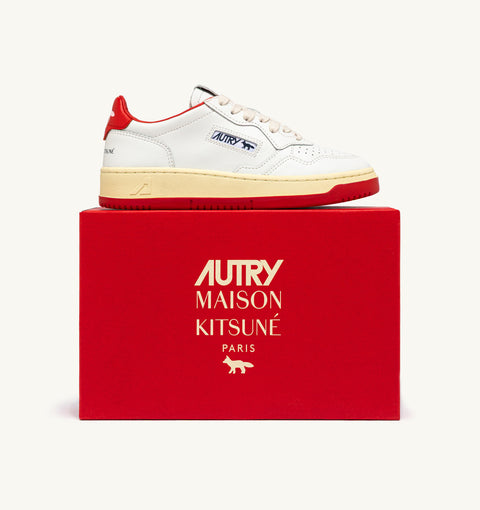 MEDALIST LOW 'MAISON KITSUNÉ' IN PELLE BIANCA E RED CLAY