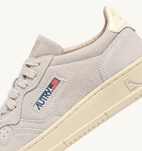 AUTRY SNEAKER SUEDE TAB LOGO