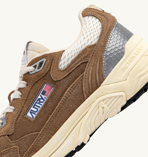 AUTRY SNEAKER HYPERWAY SUEDE TAB LOGO