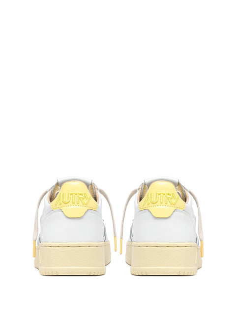 AUTRY SNEAKER PELLE SCRITTA TOMAIA