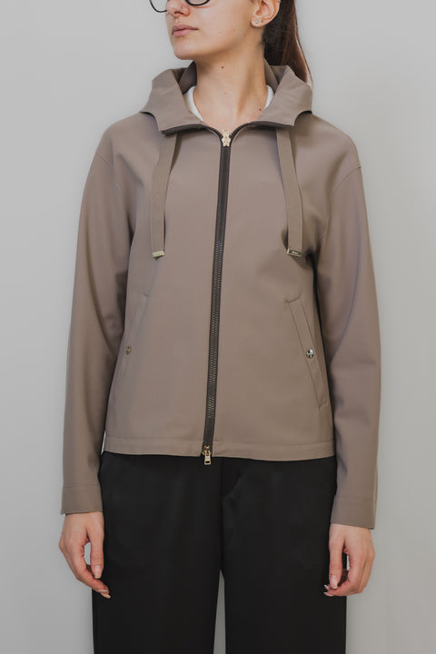 HERNO GIACCA CORTA CON CAPPUCCIO CHIUSURA CON ZIP REALIZZATO NEL TESSUTO SCUBA DI HERNO
