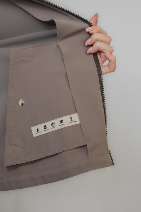 HERNO GIACCA CORTA CON CAPPUCCIO CHIUSURA CON ZIP REALIZZATO NEL TESSUTO SCUBA DI HERNO