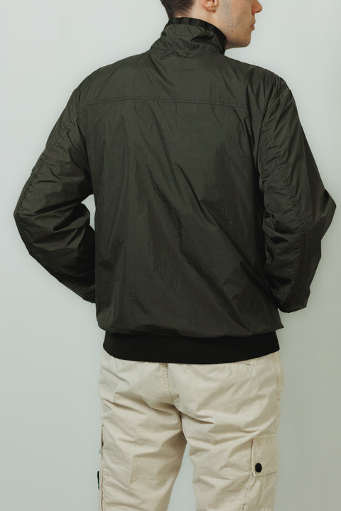 STONE ISLAND BOMBER REALIZZATO NEL NYLON RICICLATO TASCA A FILO CON BOTTONE METALLO E FONDO POLSINO