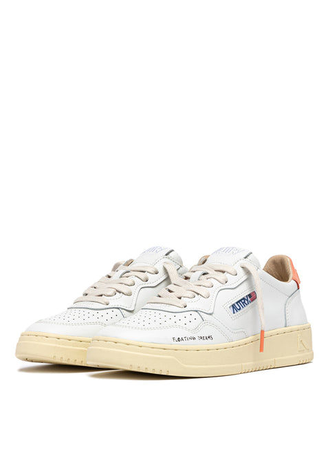 AUTRY SNEAKER PELLE SCRITTA TOMAIA