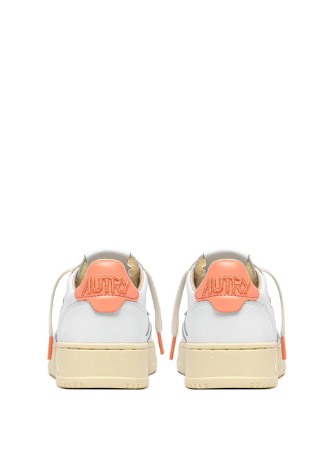 AUTRY SNEAKER PELLE SCRITTA TOMAIA