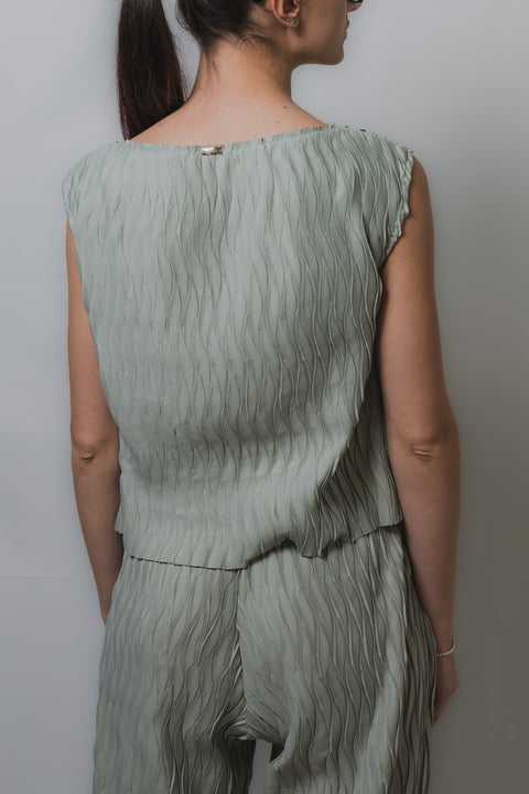 HERNO TOP SMANICATO OVERSIZE REALIZZATO IN TESSUTO JERSEY GOFFRATO