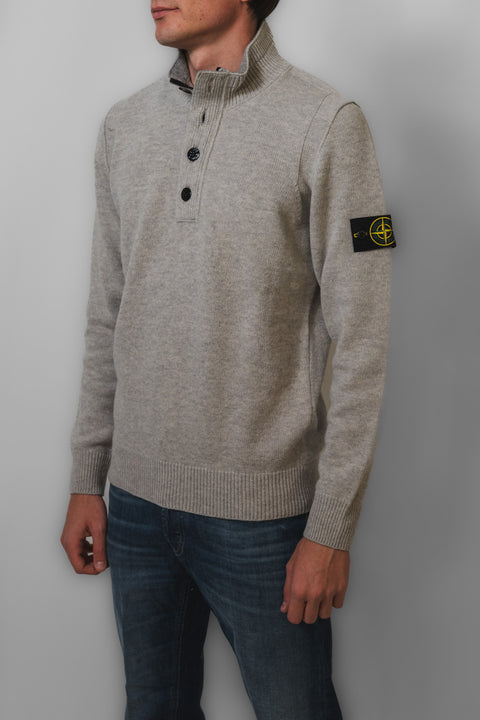 STONE ISLAND MAGLIA COLLO 4 BOTTONI LAMBSWOOL LOGO SPALLA