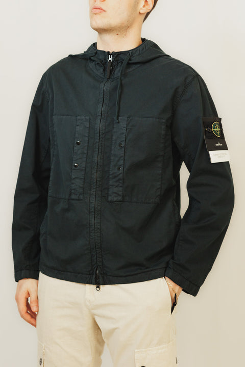 STONE ISLAND PARKA CORTO CON CAPPUCCIO REALIZZATO NELL ESCLUSIVO TESSUTO COTONE CERATO DI STONE ISLAND TACHE A TO